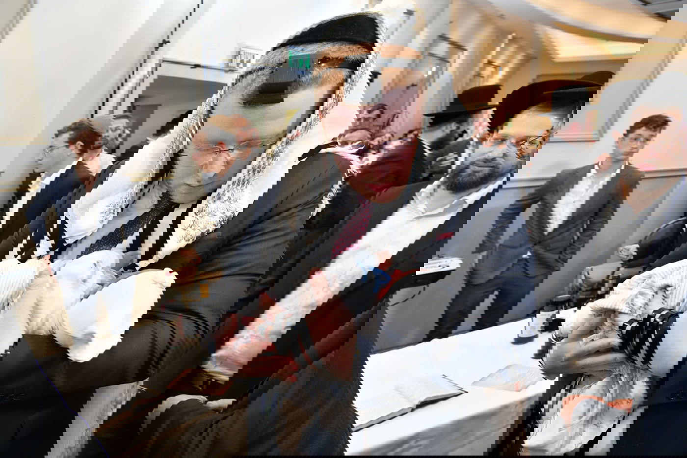 גלריה: עיתונאים ואישי ציבור בברית לבנו בכורו של אבי רבינא