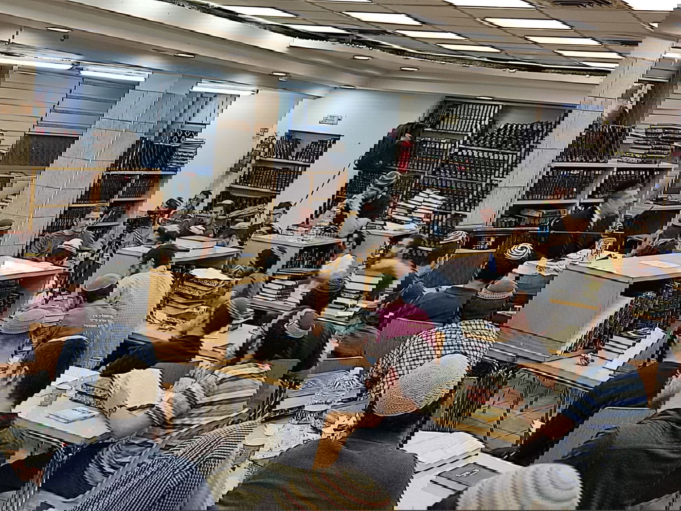 "משמר הקדושים": רבה של מקסיקו דרש בישיבת מרכז הרב | תיעוד