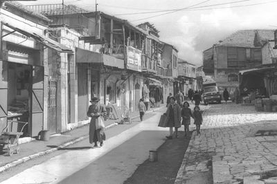 מאה שערים בשנת 1966