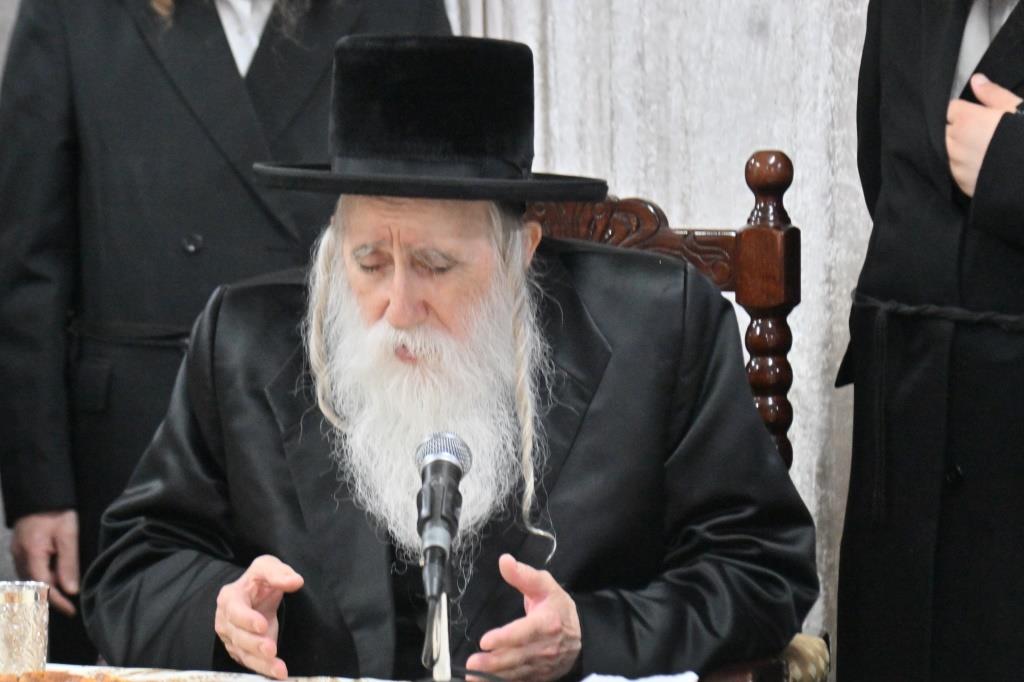 האדמו"ר ממכנובקא בעלזא