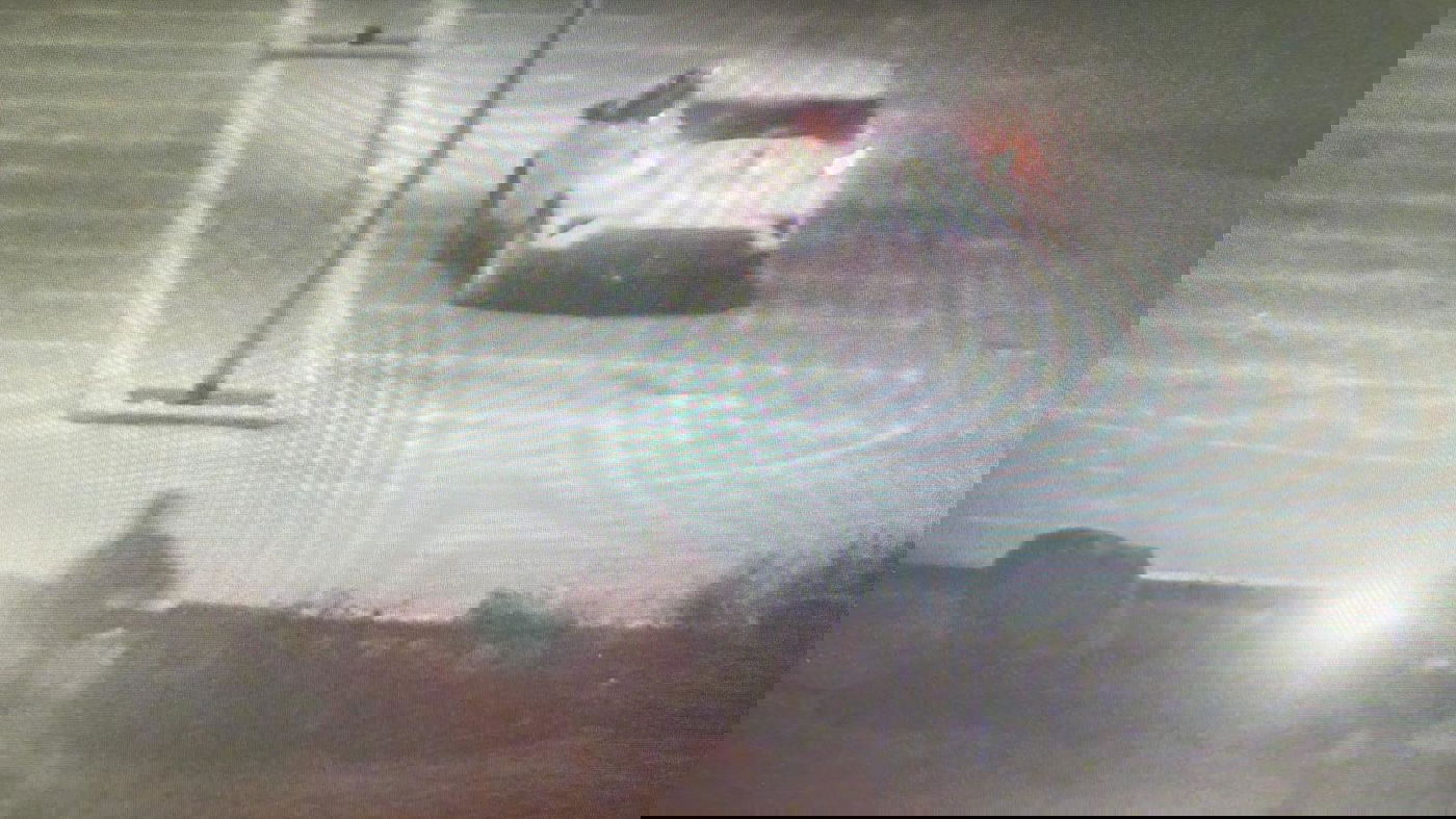 כתב אישום: השליכו בקבוק תבערה על ערבי שישב על חוף היום