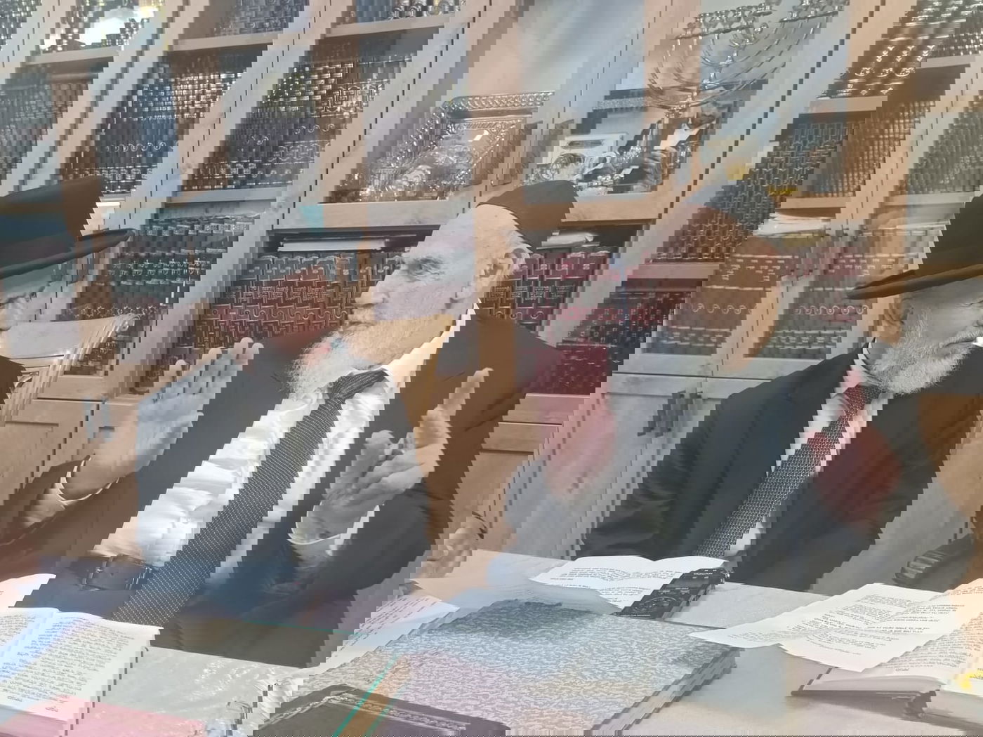 נשיא המועצת: "בחור שמחזיק אייפון יש להוציאו מהישיבה"