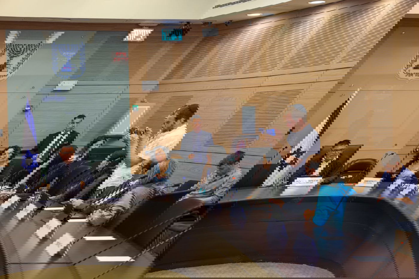 פרלשטיין מתעד את הבוס ביטון