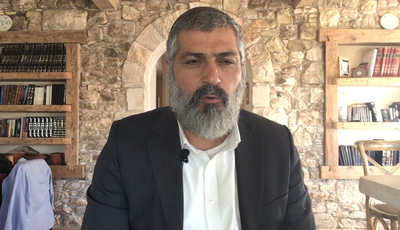 צבי יחזקאלי בפינה על פרשת מסעי • צפו