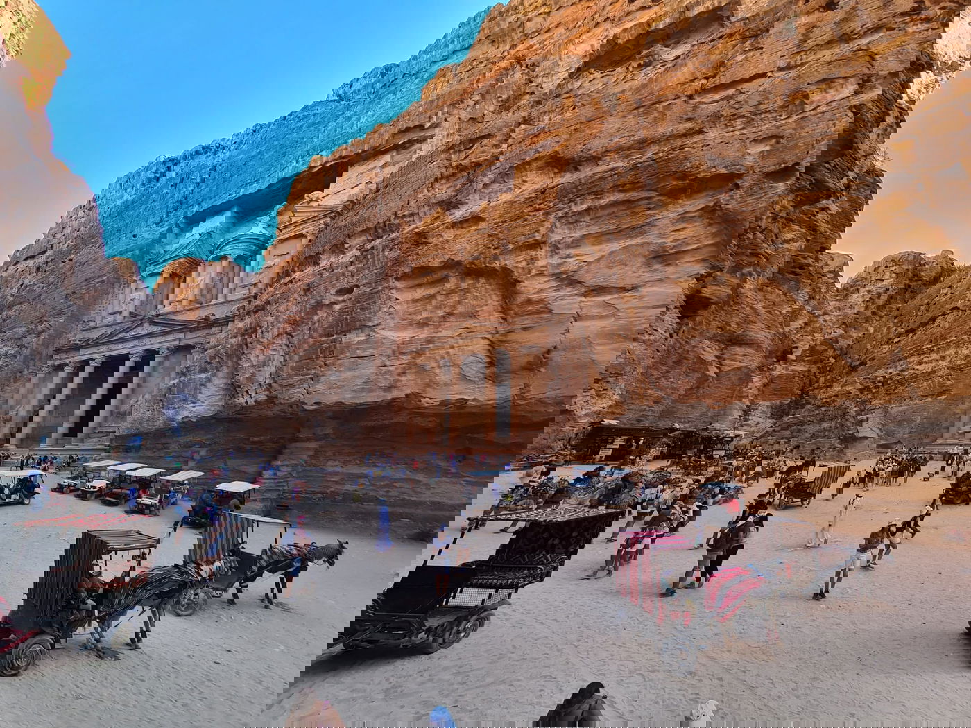 היהודים שהצליחו להגיע לקבר אהרן הכהן • צפו