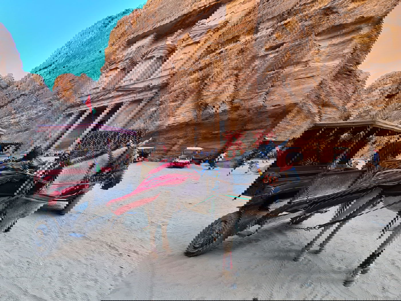 היהודים שהצליחו להגיע לקבר אהרן הכהן • צפו