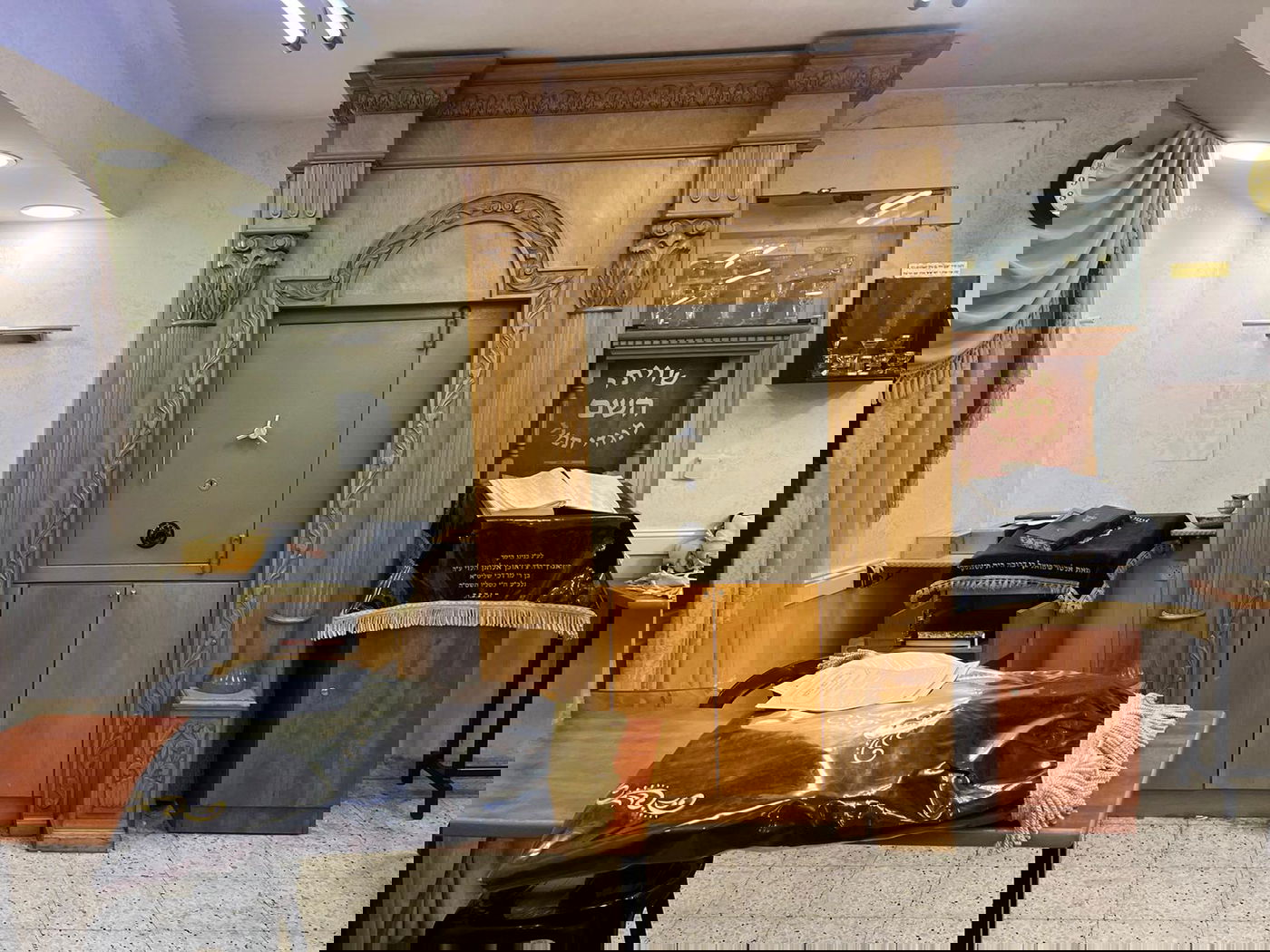 בית מדרשו של הגאב"ד, הערב