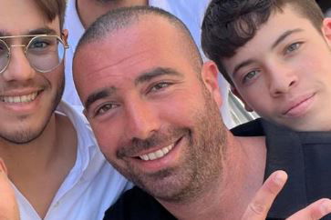 עומר אדם ובחורי הישיבות בירושלים