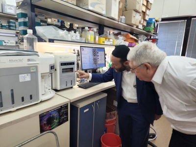 "אני עומד נפעם מול מפעל חייך, אינני יודע אם ניתן להעלות על הדעת את מספר החולים החבים לך את חייהם"