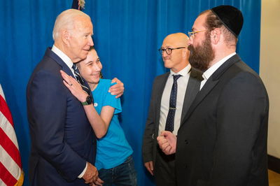 ביידן ועומר יוסף, בישראל