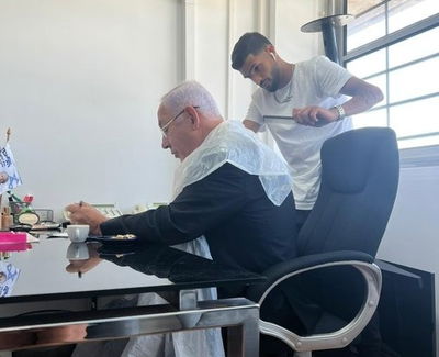 נתניהו מסתפר