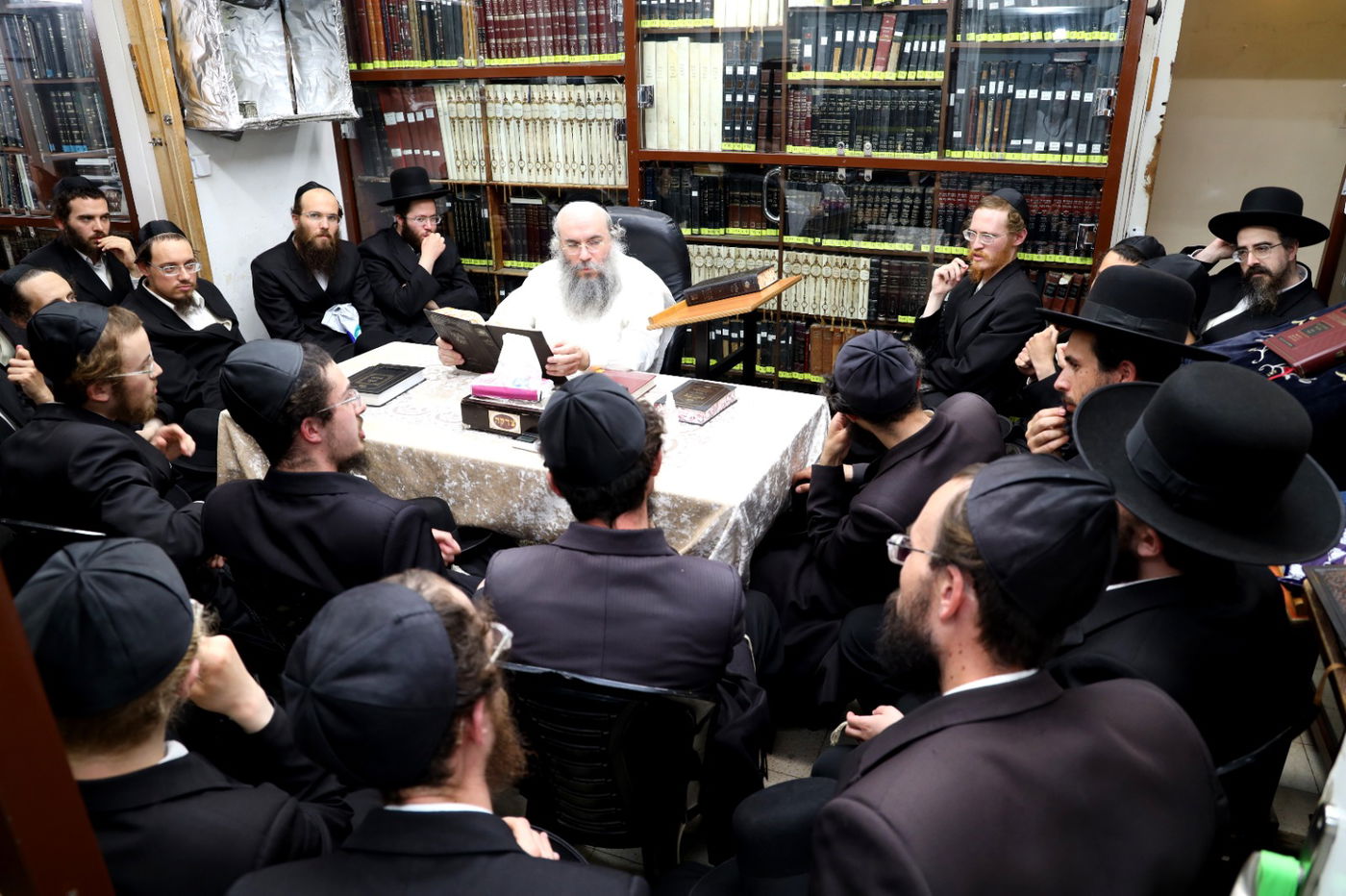 אברכי גור הפתיעו את הגרי"ש קנייבסקי בבחינה