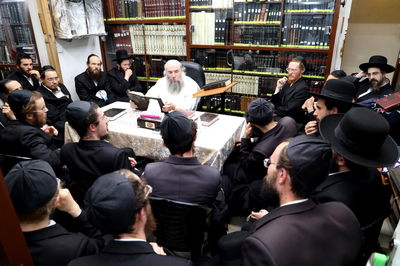 אברכי גור הפתיעו את הגרי"ש קנייבסקי בבחינה