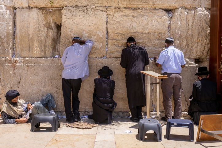 אלו הלכות תשעה באב שיחול במוצאי שבת