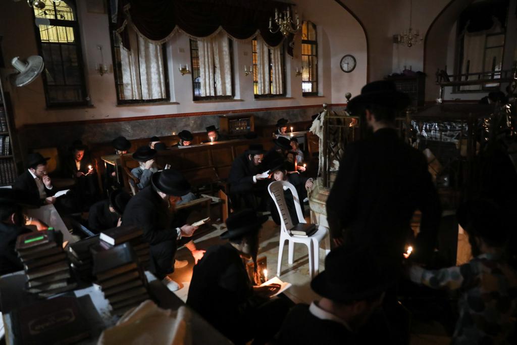 קינות ו'איכה' בשטיבלך בשוק מאה שערים