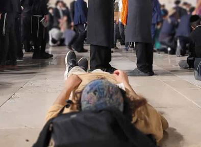 שריד בית מקדשנו, אמש