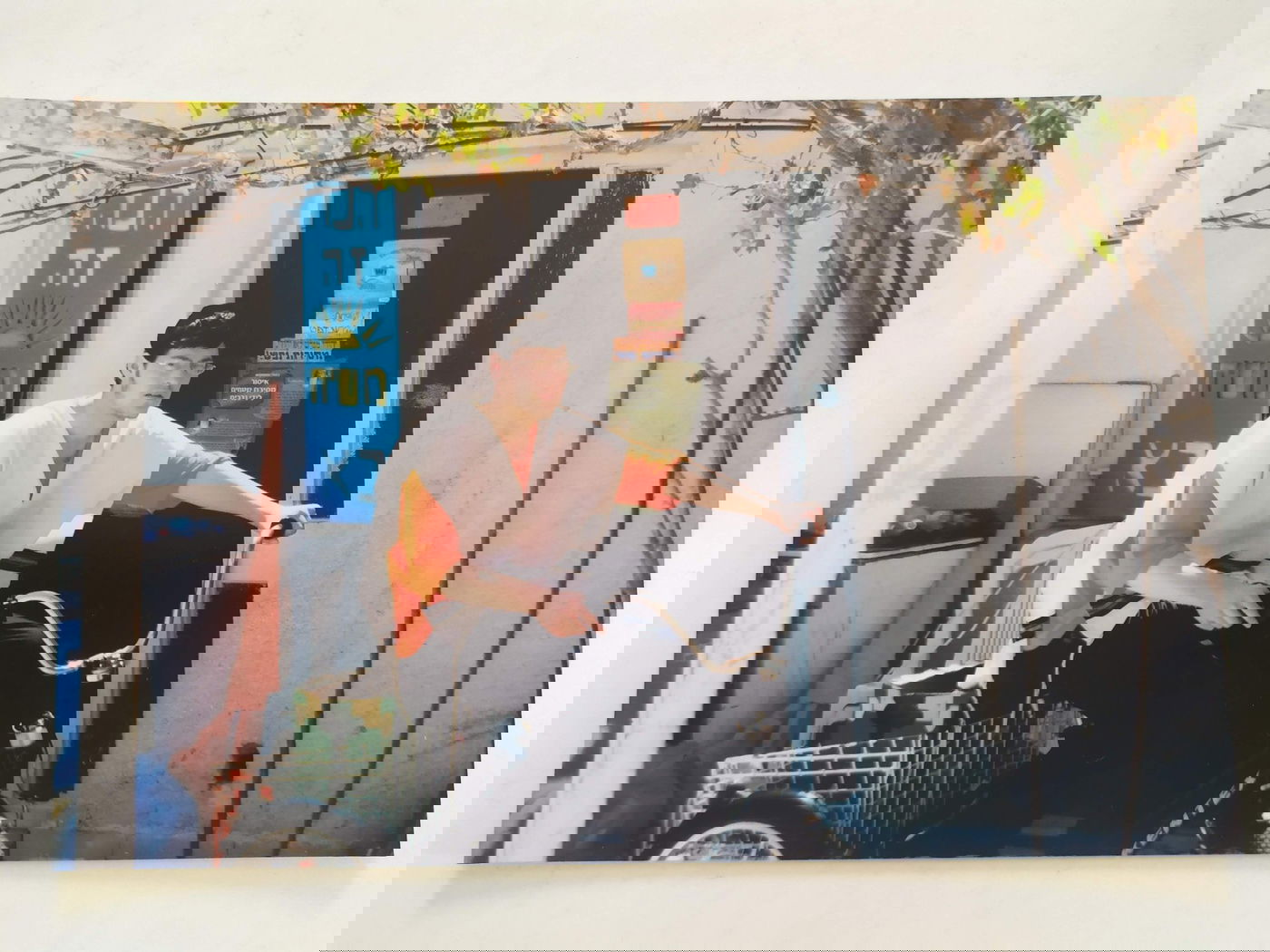 הריקשה המפורסמת בכניסה לבית משפחת קירשנזפט