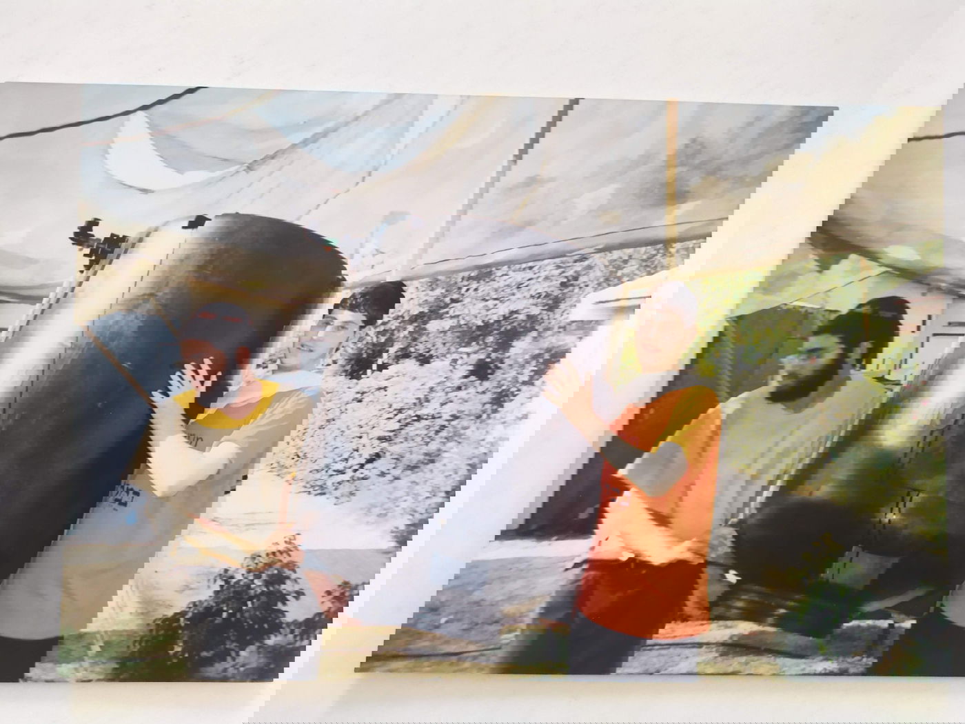 השלב שחשבנו שאם רק נצטייד עם מספיק מים ושימורים, נצליח למנוע את החורבן