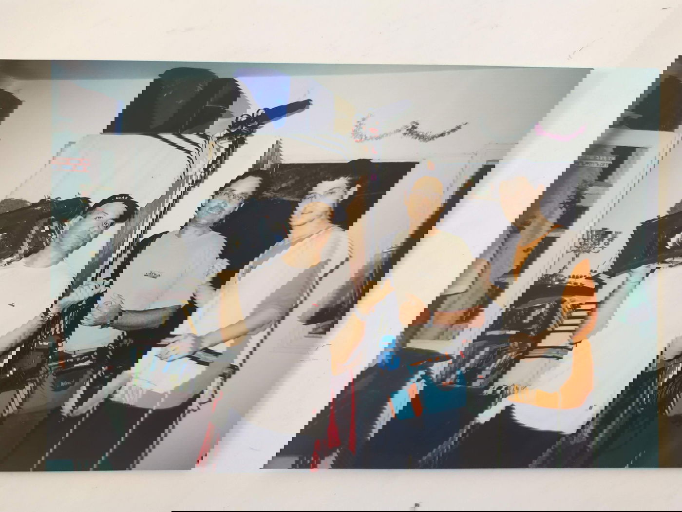 הצלם שאמו יהודיה... ומשה הניח לו תפילין.