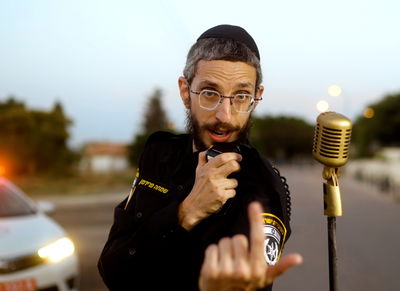 שמחה פרידמן בסינגל קליפ סוער: בוא לפה