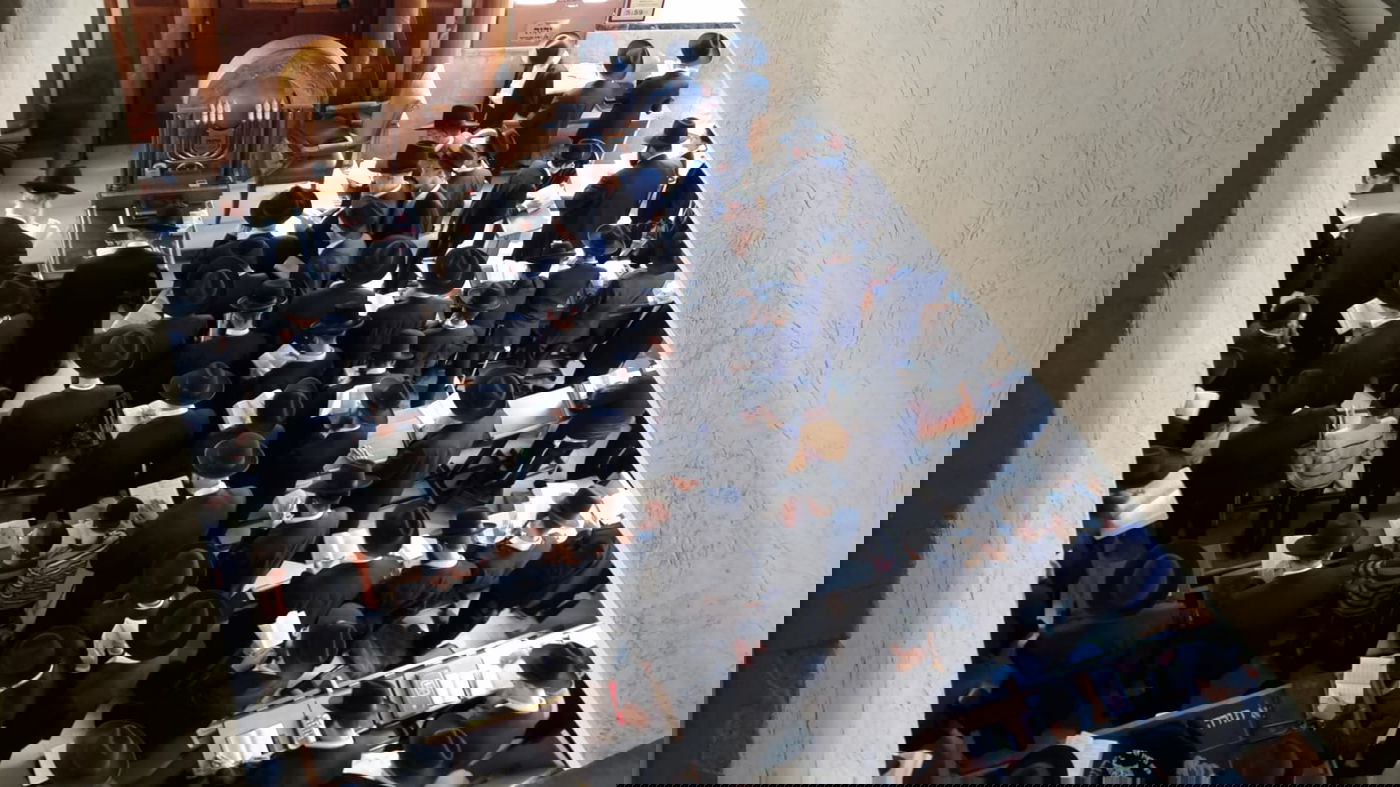 המשגיח ישב על הרצפה ובכה על החורבן • צפו