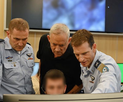 גנץ מאשר תוכניות תקיפה