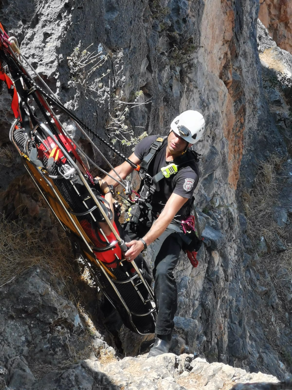 לוחמי האש בכללים מצילי חיים ל'בין הזמנים'