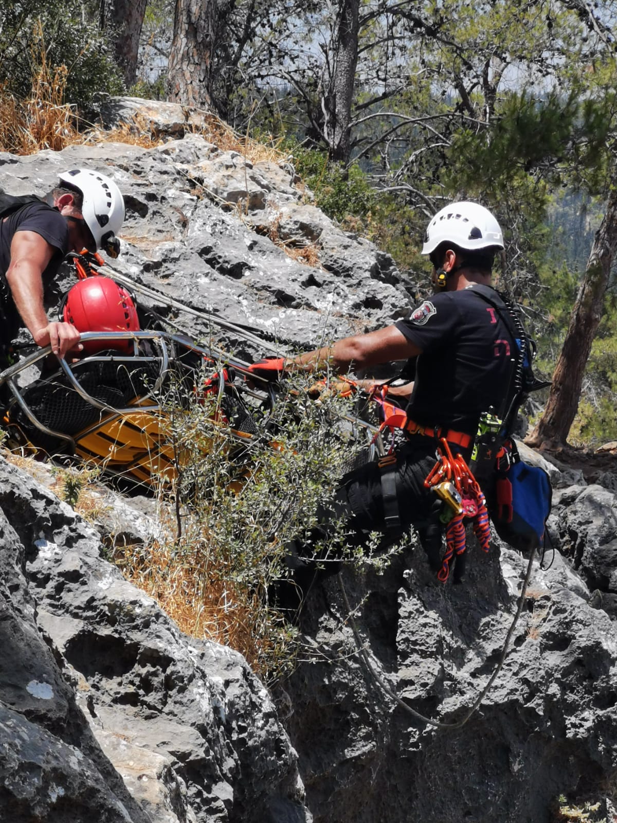לוחמי האש בכללים מצילי חיים ל'בין הזמנים'