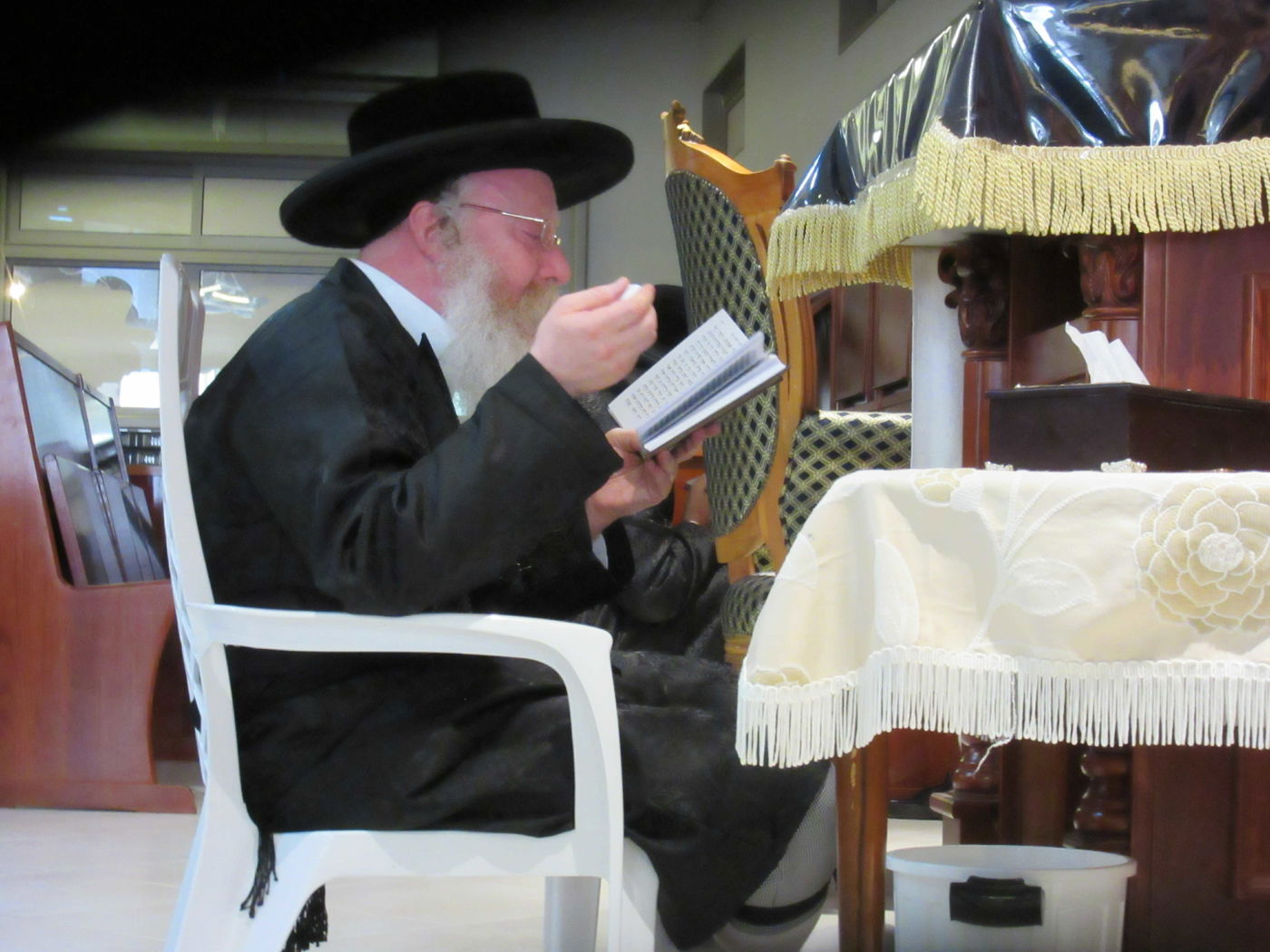 קינות וקידוש לבנה: ט' באב בקרעטשניף קרית גת