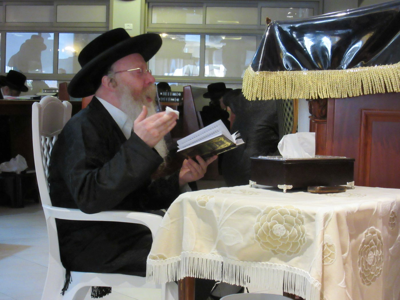 קינות וקידוש לבנה: ט' באב בקרעטשניף קרית גת