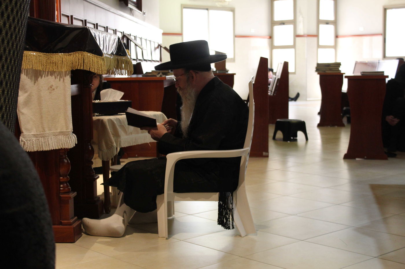 קינות וקידוש לבנה: ט' באב בקרעטשניף קרית גת