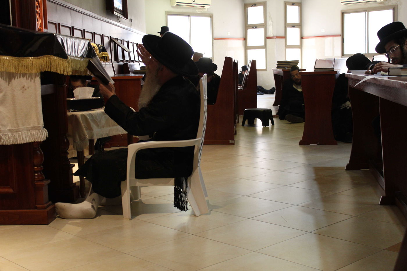 קינות וקידוש לבנה: ט' באב בקרעטשניף קרית גת