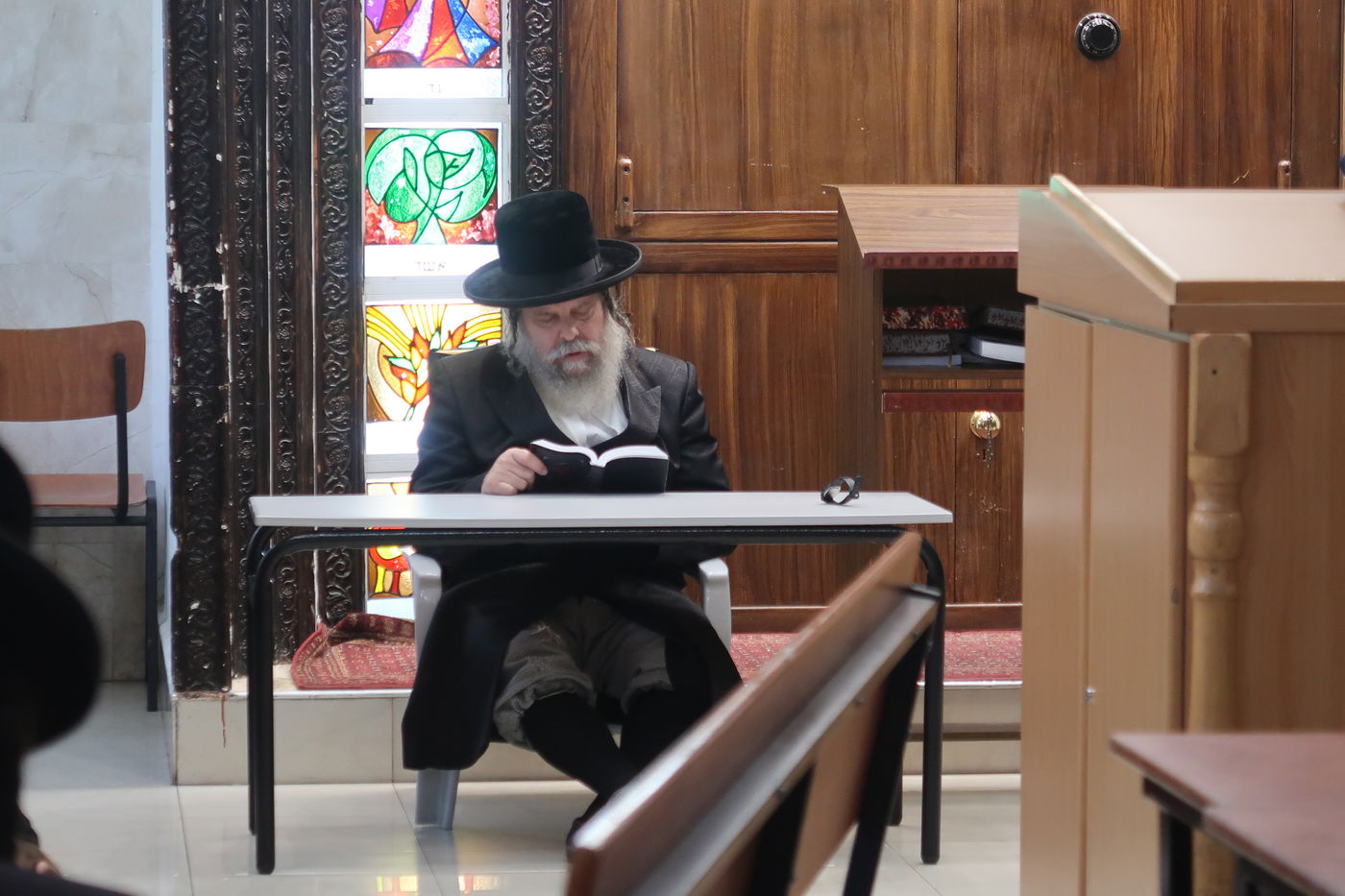 האדמו"רים מנדבורנה ביתר ובוסטון באמירת קינות