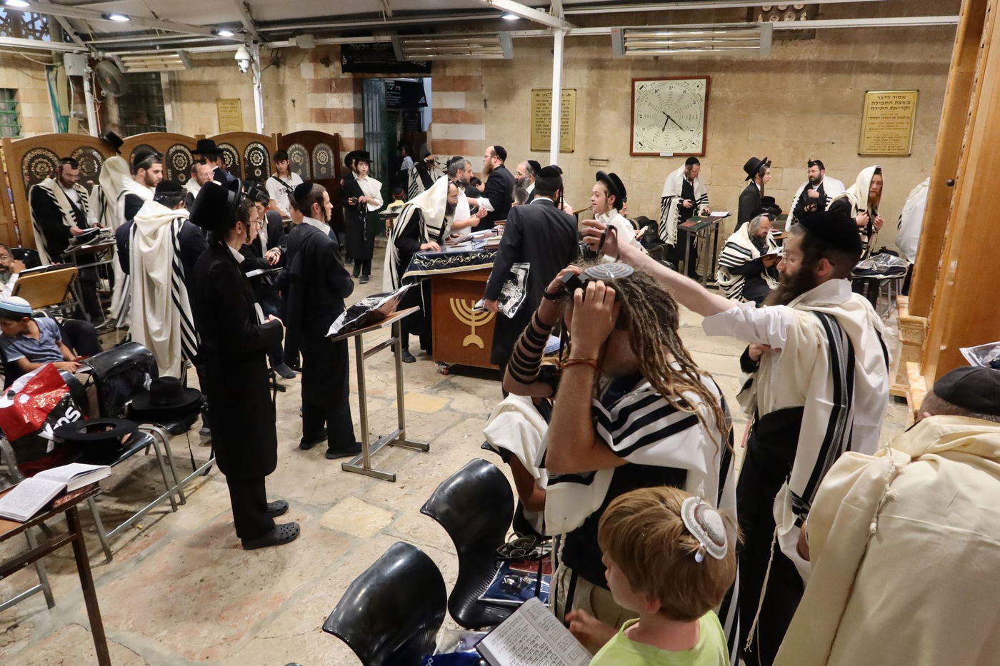 תיעוד: תשעה באב במערת המכפלה