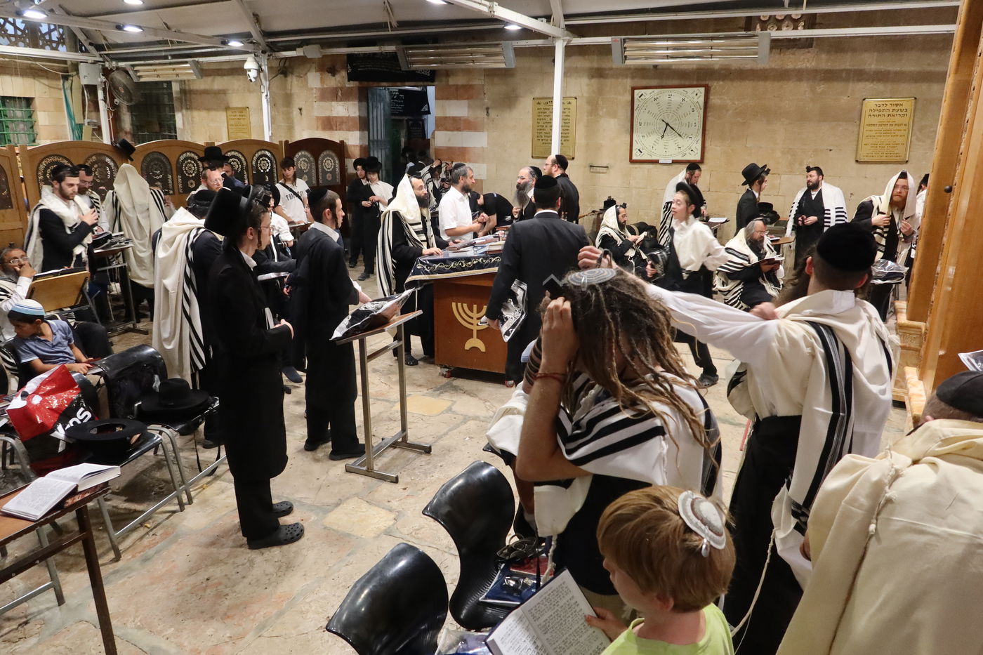 תיעוד: תשעה באב במערת המכפלה