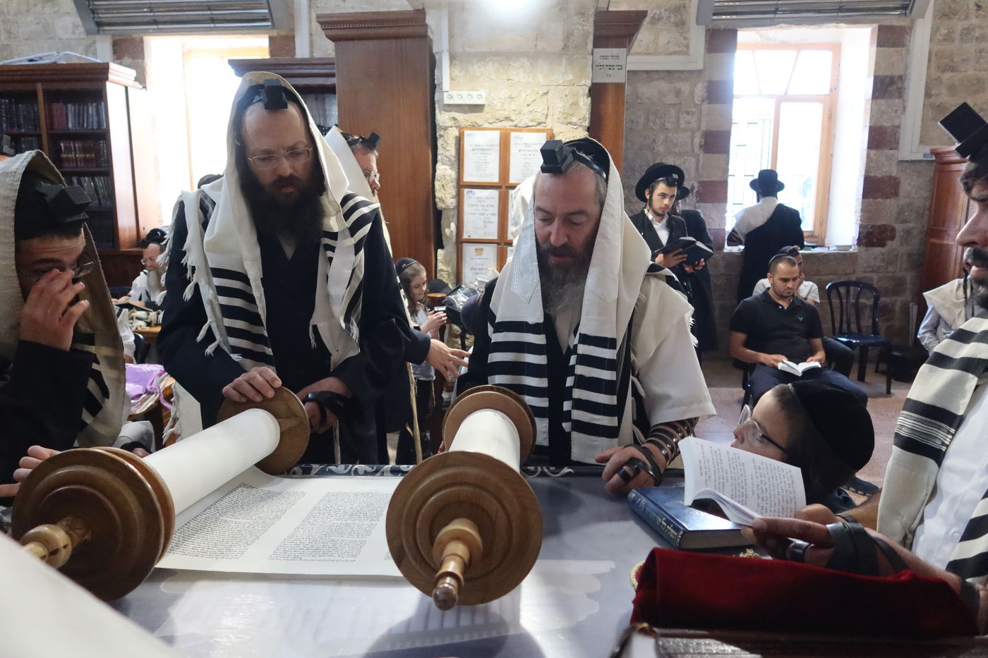 תיעוד: תשעה באב במערת המכפלה