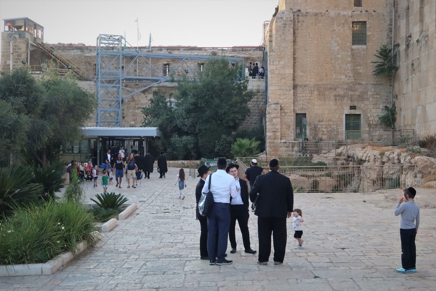 תיעוד: תשעה באב במערת המכפלה