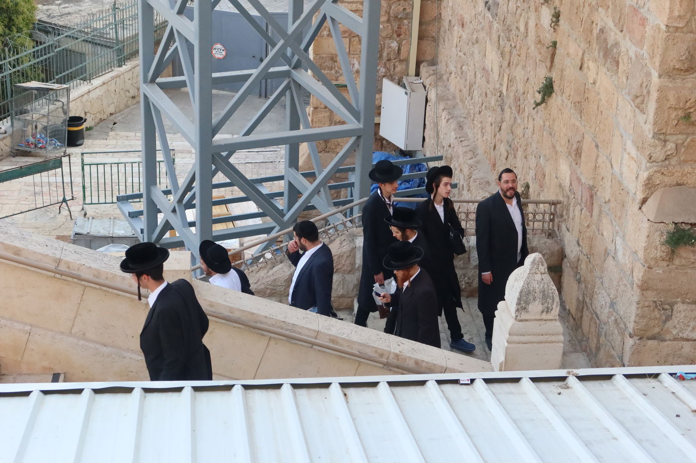 תיעוד: תשעה באב במערת המכפלה