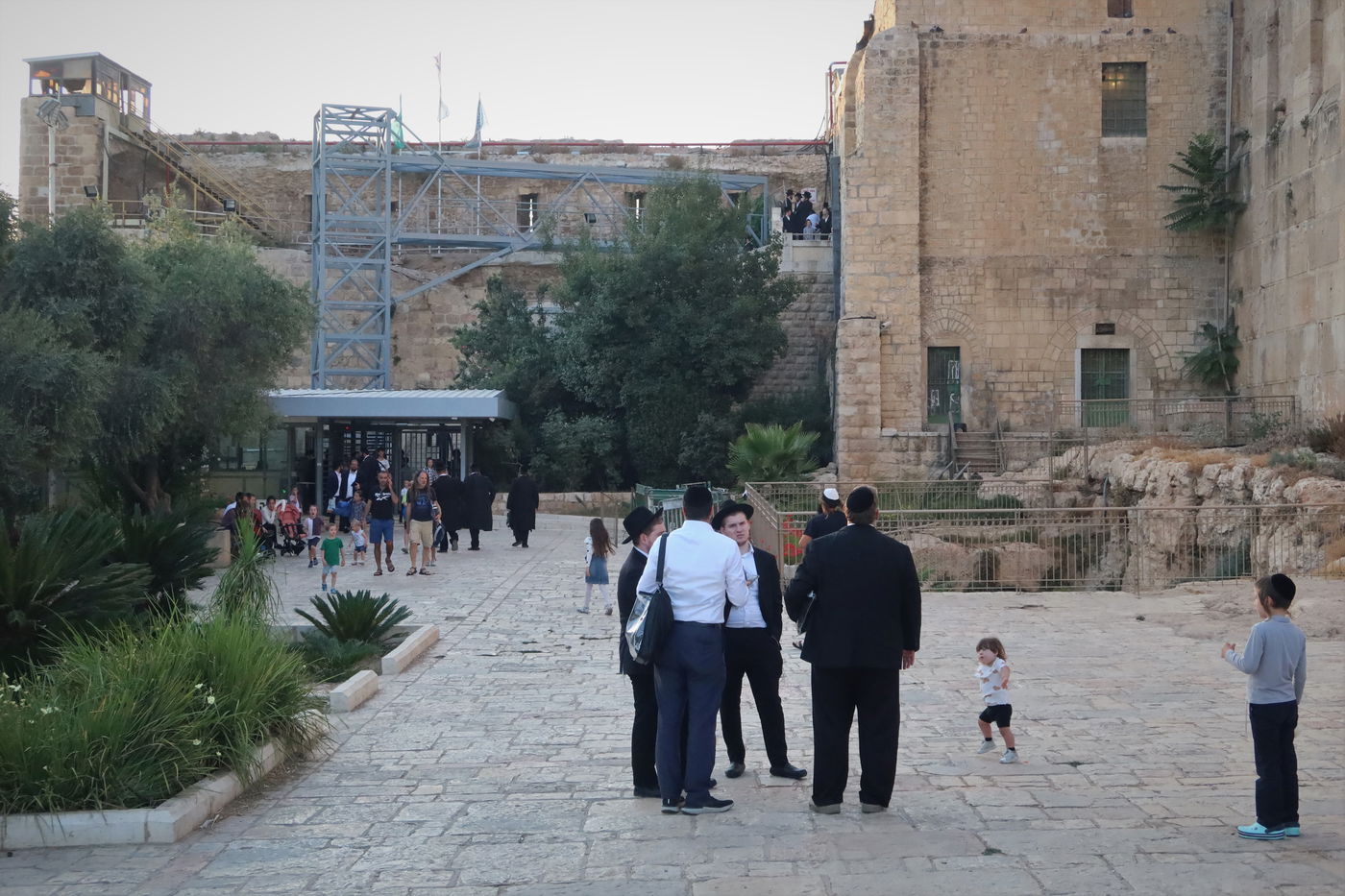 תיעוד: תשעה באב במערת המכפלה
