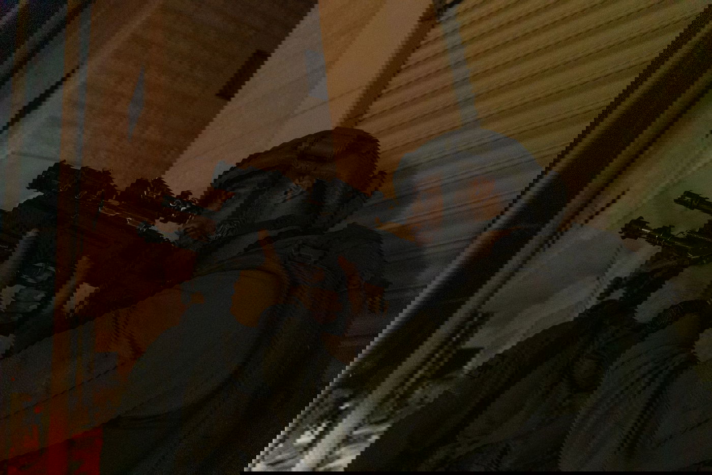 ארבעה מבוקשים נעצרו, הלוחמים הותקפו