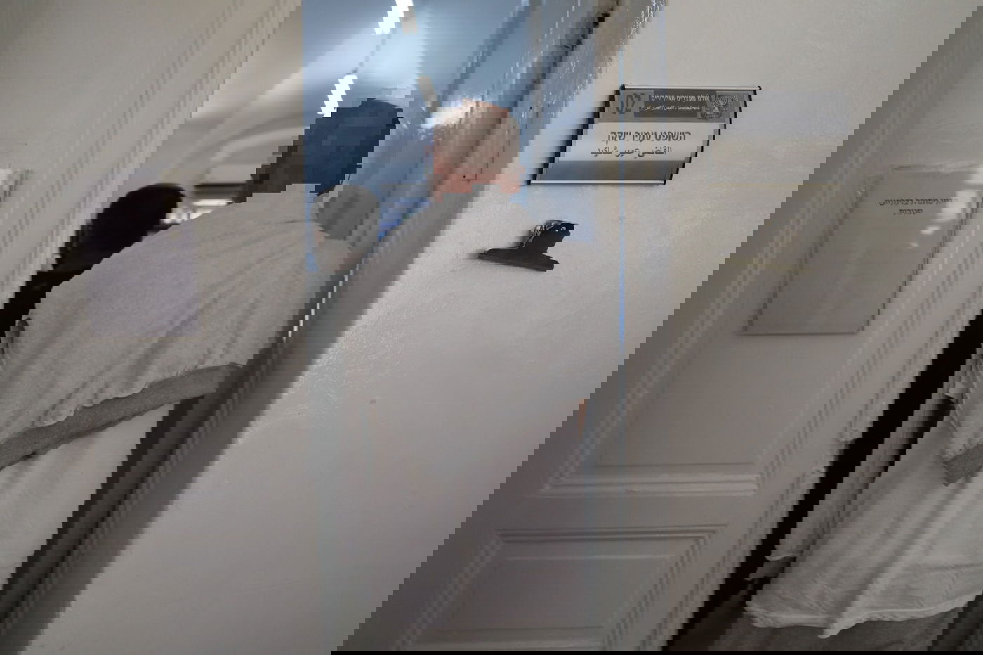 אחד החשודים מובא היום לבית המשפט