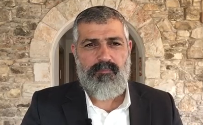 צבי יחזקאלי בפנייה בערבית לתושבי עזה • צפו