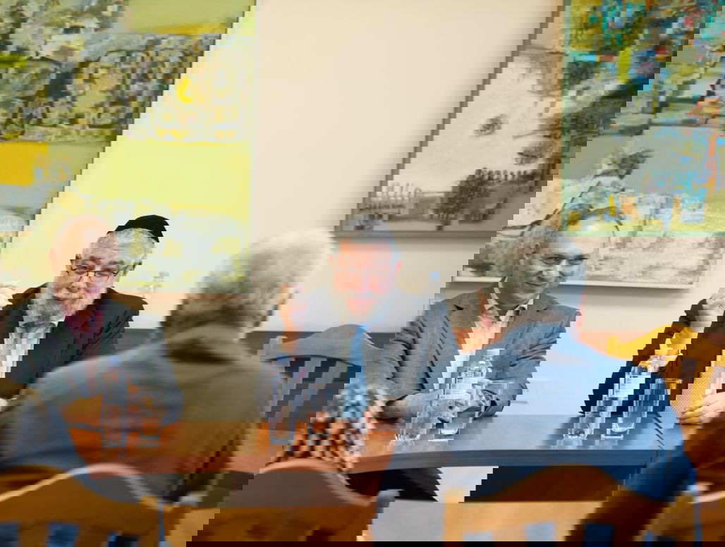 הגאון רבי פנחס גולדשמידט ביקר את הפליטים | תיעוד