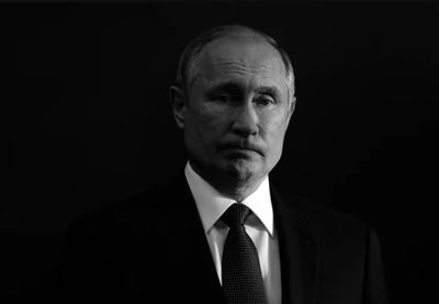 האוליגרך היהודי-אוקראיני ביצע 'פולסא דנורא' בפוטין