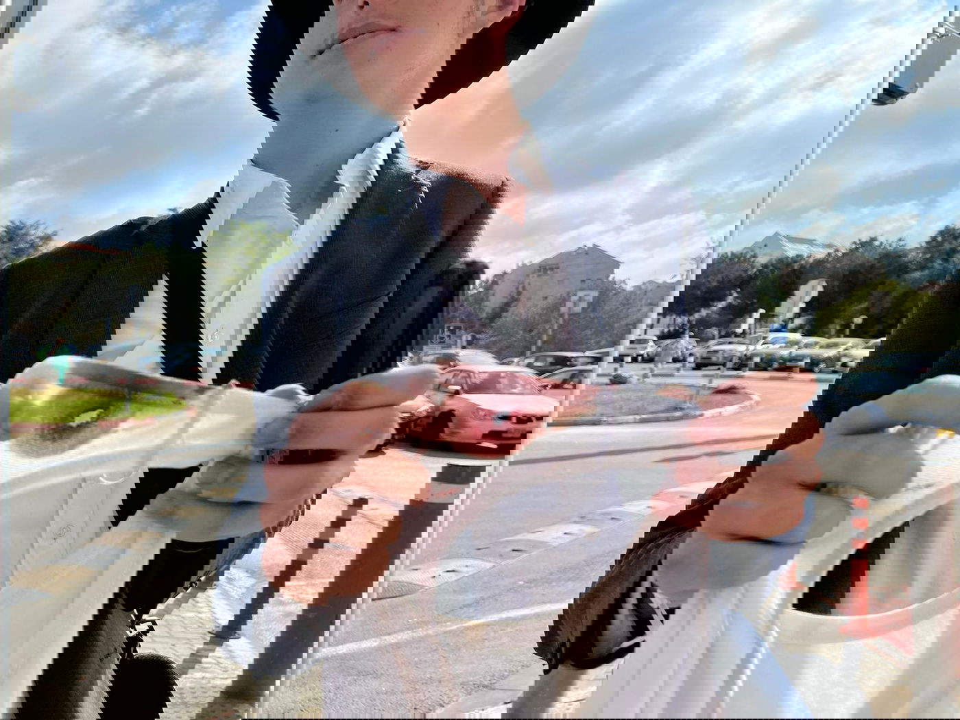 החור בגופיה - מהקליע