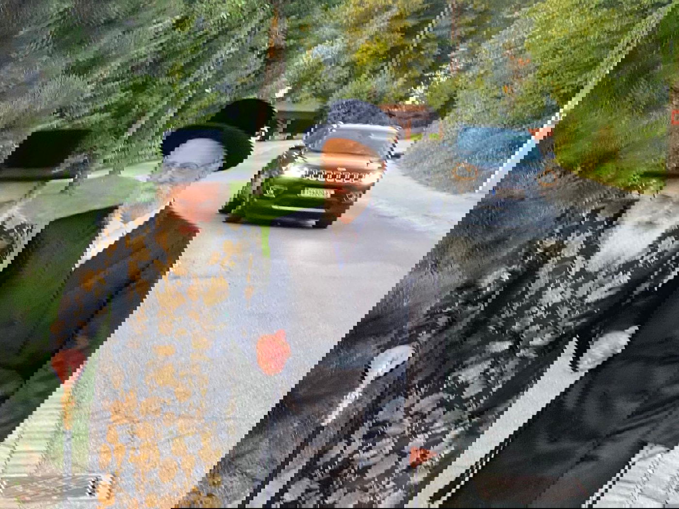 האדמו"רים מויז'ניץ וסערט ויז'ניץ בנאות דשא