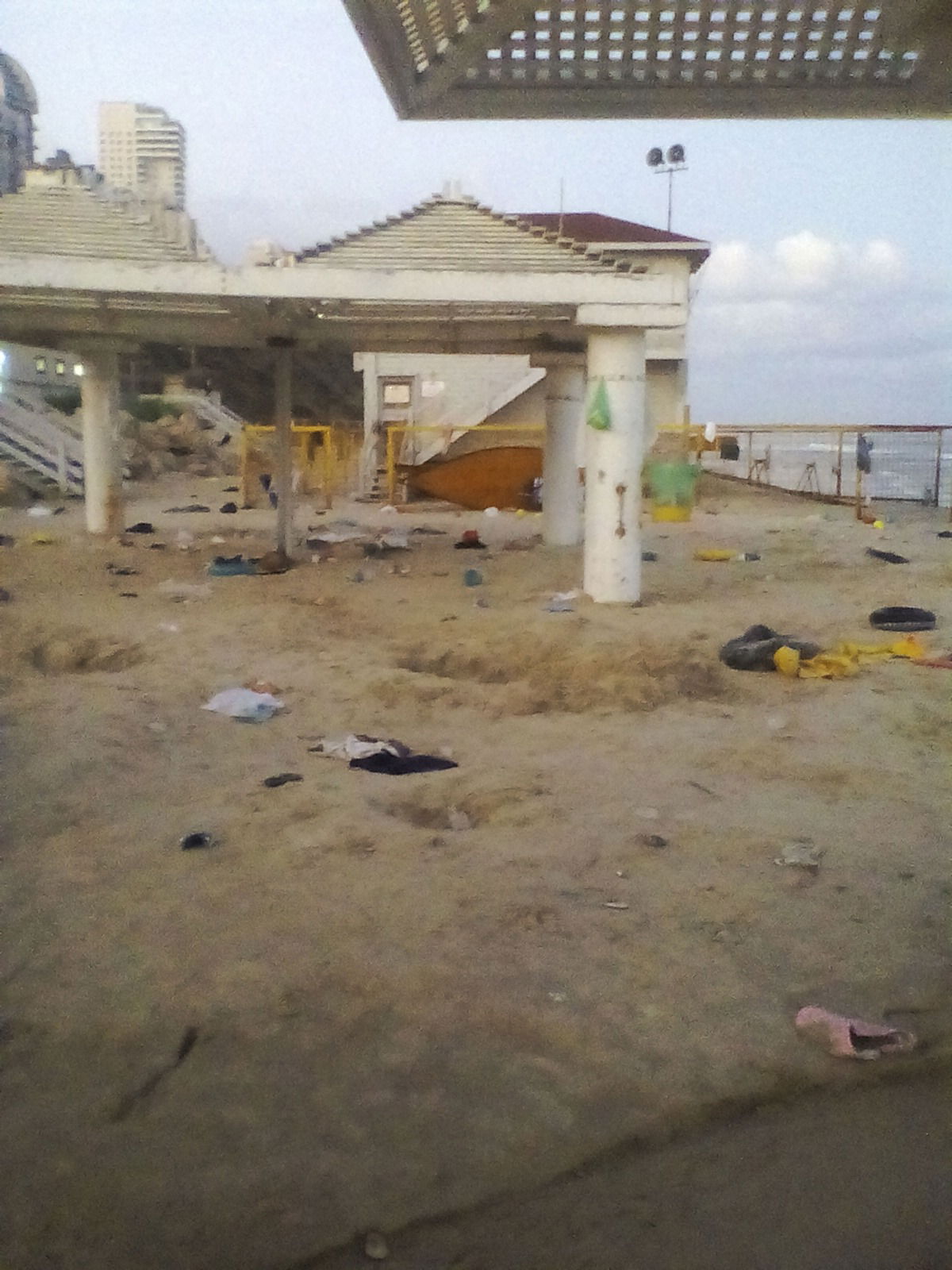 חילול השם מיותר בחוף הים הנפרד בנתניה