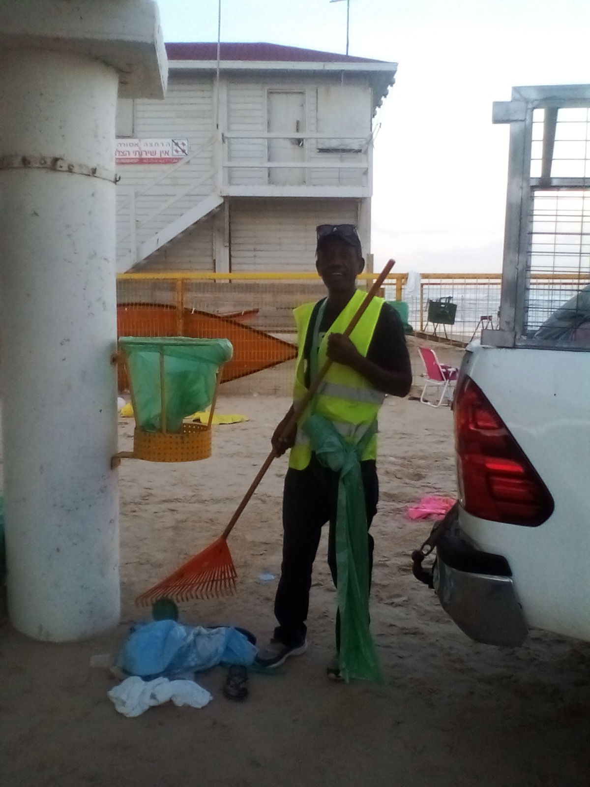 חילול השם מיותר בחוף הים הנפרד בנתניה