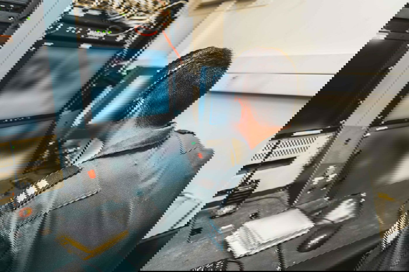 החיילים המפעילים את כלי הטיס מרחוק