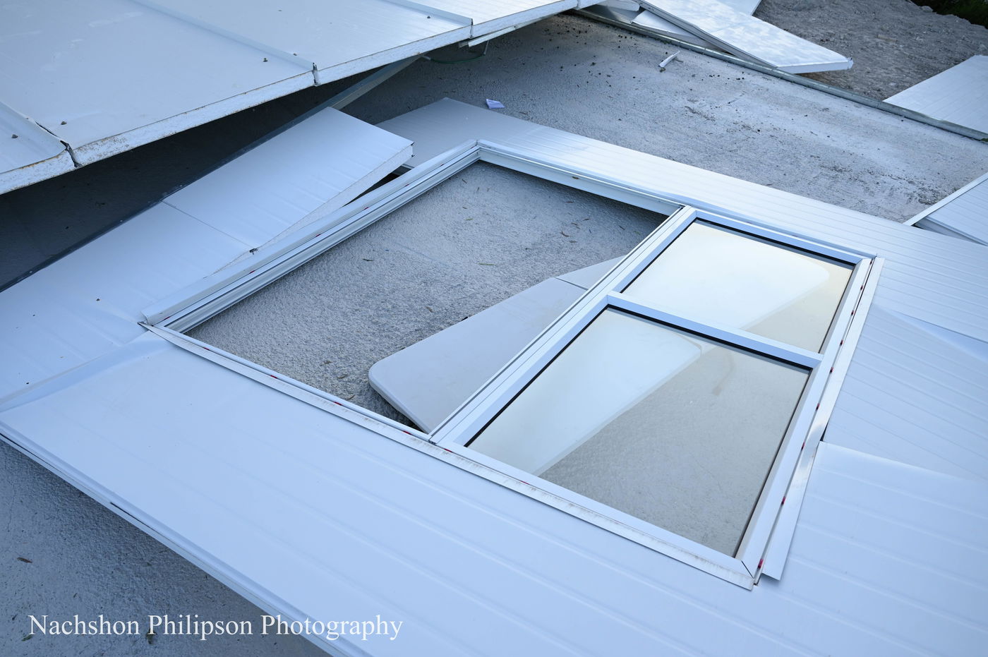 "כמו גנבים חסרי רחמים": העירייה הרסה בית כנסת יחיד ברחוב